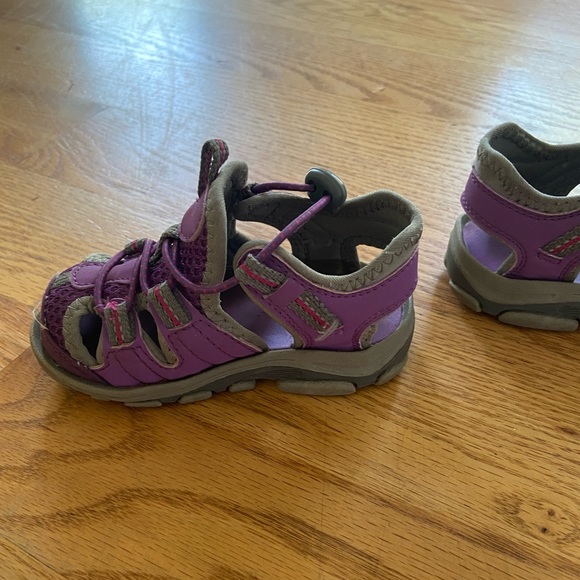 Toddler New Balance Sandals (size 6-6.5 US size 6 UK) - Picture 5 of 7